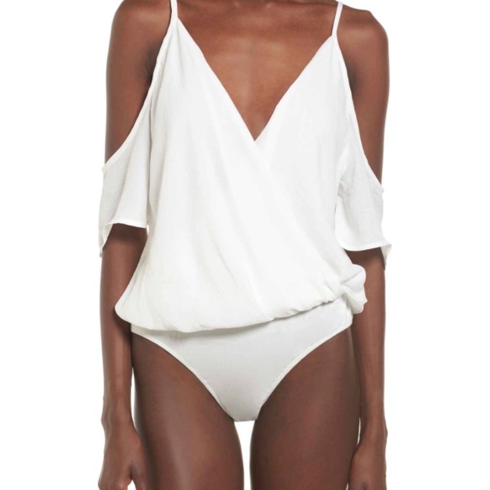HOT Leith Cold Shoulder White Bodysuit